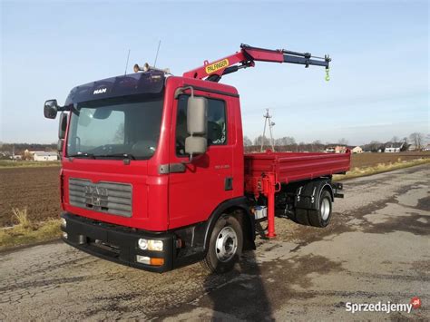 Wywrotka z hydraulicznym dźwigiem samochodowym (HDS)