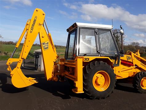 The JCB 3CX from 1989 in action