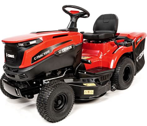 zdjęcie traktorka CRAFTSMAN T 3000 w akcji