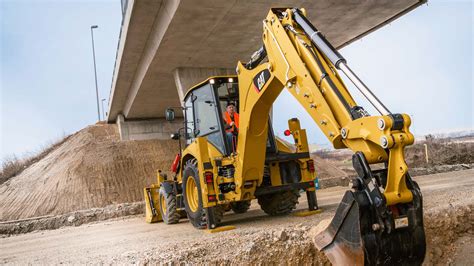 porównanie modeli Cat 428 i Cat 432