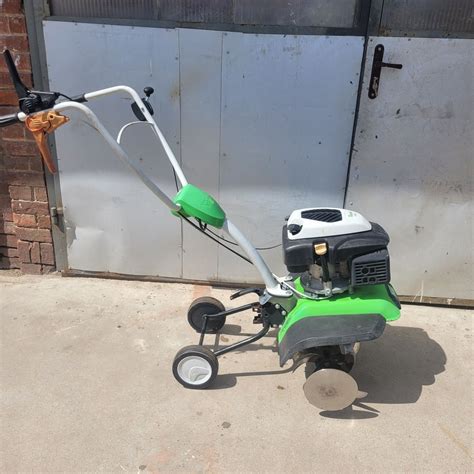 Zdjęcie glebogryzarki VIKING HB 585 w pracy