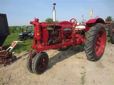 Zdjęcie ciągnika McCormick-Deering Farmall F-12