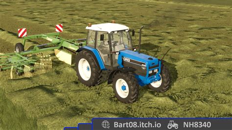 Zrzut ekranu przedstawiający ciągnik New Holland 8340 w środowisku gry Farming Simulator 17