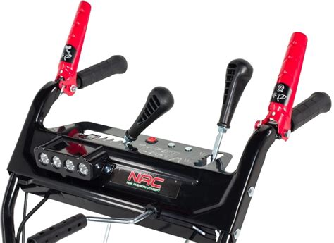 Ergonomiczne uchwyty glebogryzarki z panelem sterowania