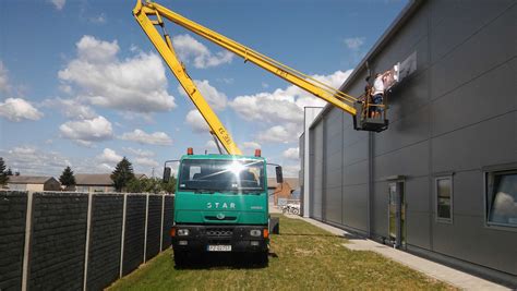 Inspekcja techniczna pojazdu specjalnego z podnośnikiem koszowym