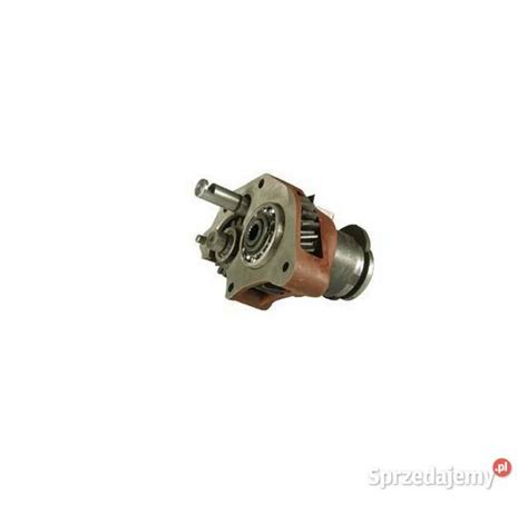 zdjęcie zniszczonej pompy hydraulicznej z miniładowarki Dodich 415 HY