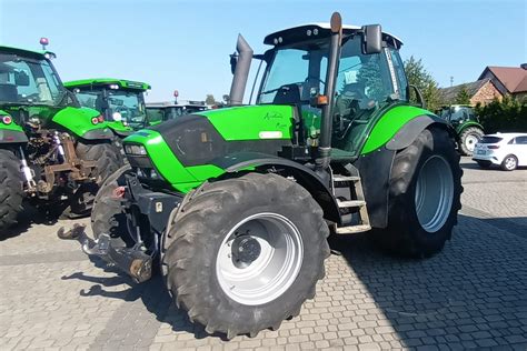 Współczesny ciągnik Deutz-Fahr (zdjęcie)