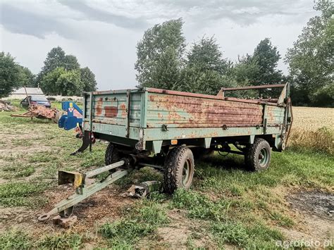 zdjęcie używanego rozrzutnika obornika marki Czarna Białostocka w dobrym stanie