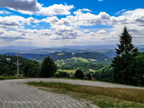 Panorama Gór Sowich widziana z Przełęczy Jugowskiej