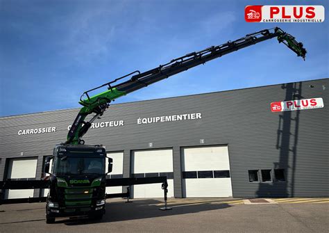 zdjęcie superciężkiego żurawia HIAB iQ.1388 HiPro podczas pracy
