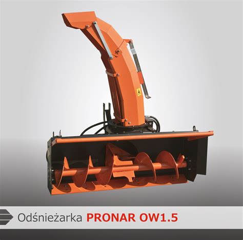 zdjęcie odśnieżarki wirnikowej PRONAR OW1.5 przymocowanej do ciągnika