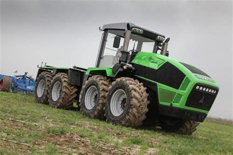 Deutz-Fahr Agro XXL 1630 prototypowy ciągnik czteroosiowy