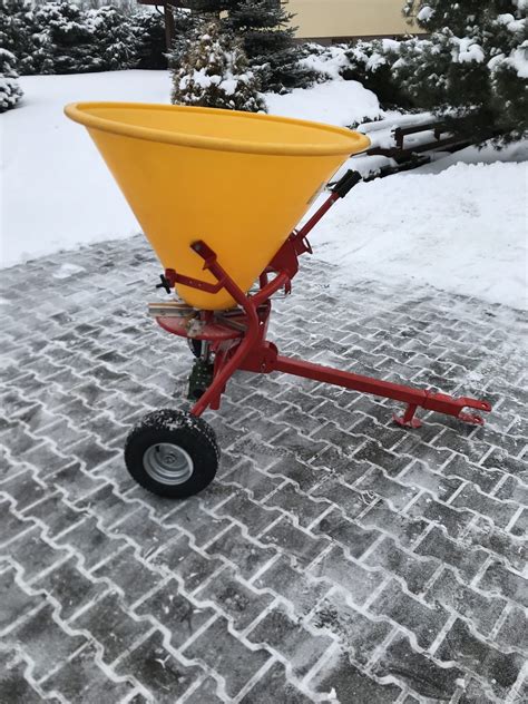 Zasada działania ręcznego siewnika do nawozów