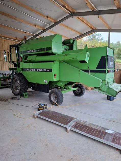 Kombajn Deutz-Fahr M1300 Hydromat podczas pracy w polu