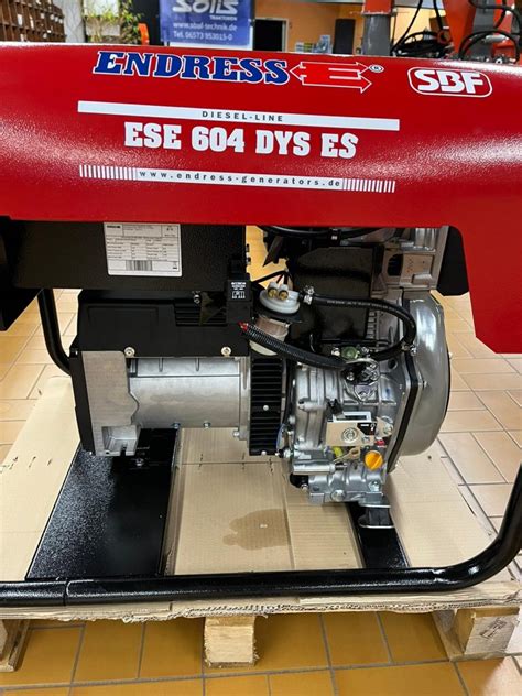 Infographic showing the advantages of the Endress ESE 604 DY generator, such as overload protection, anti-interference modules, and a large fuel tank