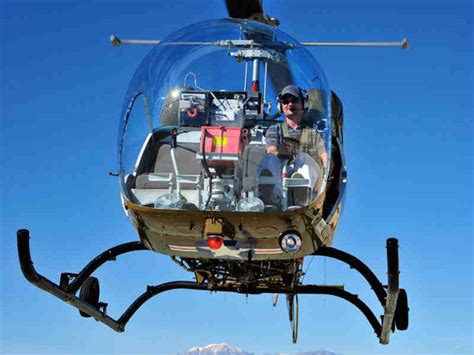 Zdjęcie śmigłowca Bell 47G z charakterystyczną 