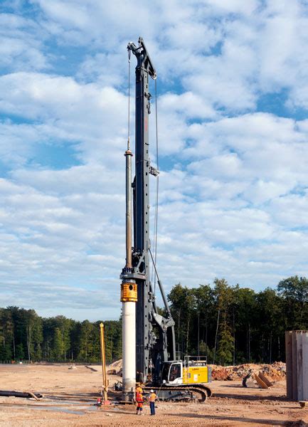 Wiertnica Liebherr LB 44-510 na budowie FAIR w Darmstadt
