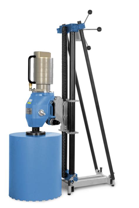 Ilustracja przedstawiająca różne typy napędów wiertnic: elektryczny, hydrauliczny, pneumatyczny.