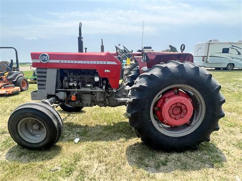 Zdjęcie ciągnika Massey Ferguson 175 S