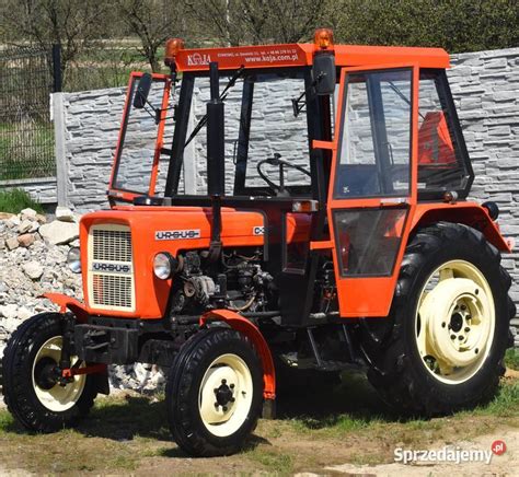 Ursus C-330M z widocznymi udoskonaleniami