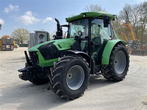 Kabina ciągnika Deutz-Fahr 5110 G GS z pneumatycznym fotelem