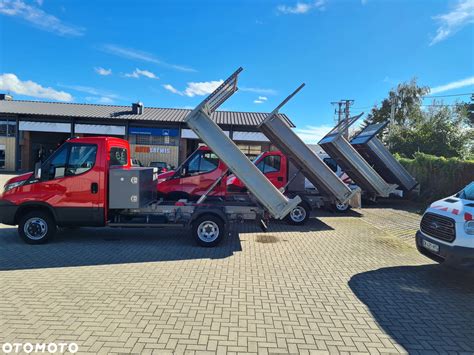 zdjęcie wywrotki Iveco Daily w akcji