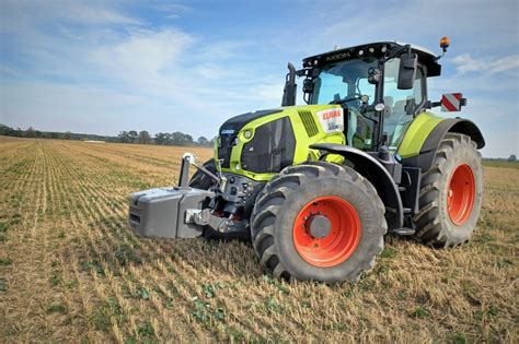 Historyczne zdjęcia pierwszych ciągników CLAAS i modeli z przełomowych lat