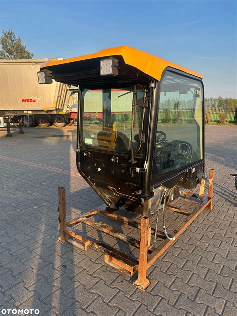 Kabina JCB CommandPlus z systemami tłumienia drgań