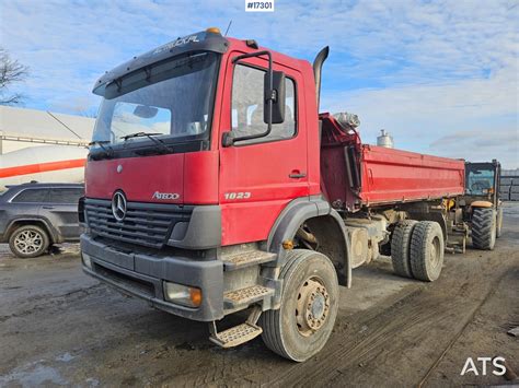 Thematic photo of Mercedes-Benz Atego 1823 tipper truck in action