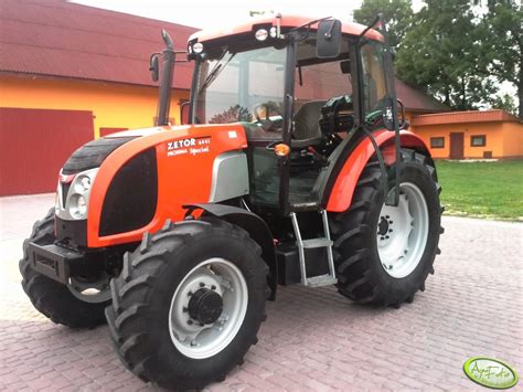 Tabela porównawcza danych technicznych Zetor 6441 i Zetor 6441 Proxima
