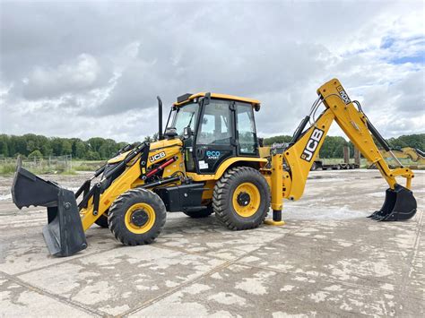 Ramię ładowarkowe JCB 3CX Eco z systemem samopoziomowania