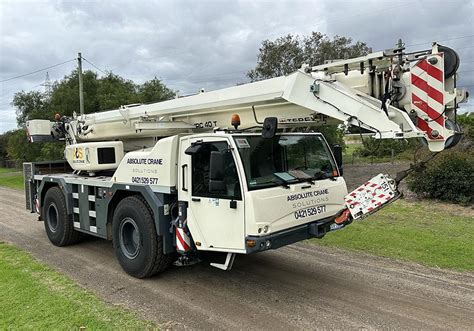 Zdjęcie dźwigu Terex AC40/2L prezentujące jego konstrukcję i wysięgnik.