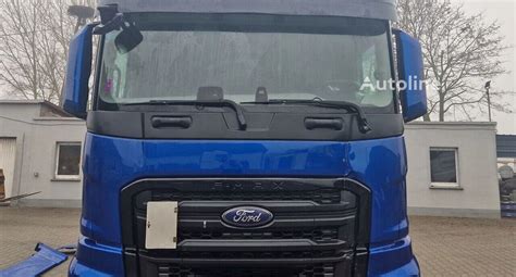 zdjęcie ciągnika siodłowego Ford F-MAX w warunkach drogowych