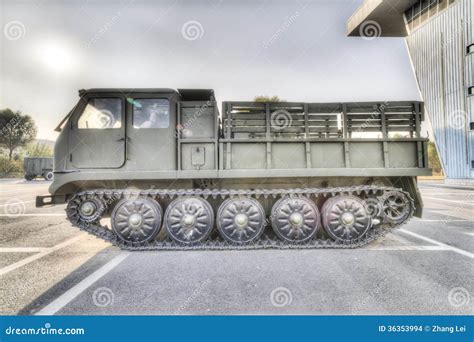 The PZInż 152, a Polish pre-WWII tracked artillery tractor prototype, designed to tow heavy artillery, showcasing its innovative construction and historical significance.