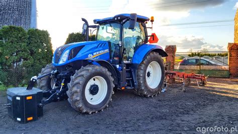 Ciągnik New Holland T6.125S z ładowaczem czołowym MX T412+