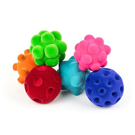 Photo of the natural rubber material and nylon fiber used in Rubbabu toys