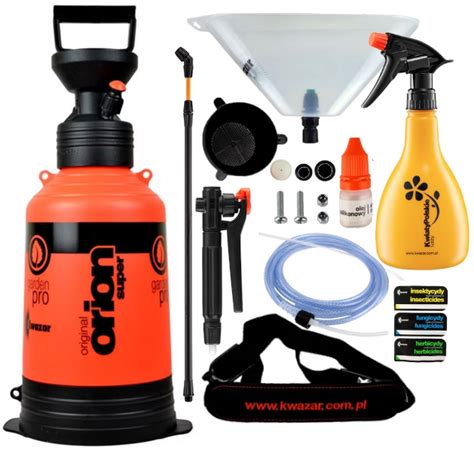 Zdjęcie opryskiwacza Kwazar Orion Super w użyciu w ogrodzie