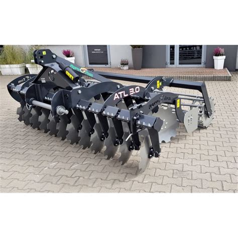 Brona talerzowa Agro-Tom w akcji