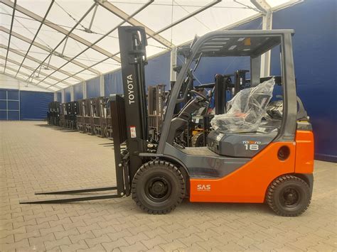 Wózek widłowy czołowy Toyota zasilany LPG