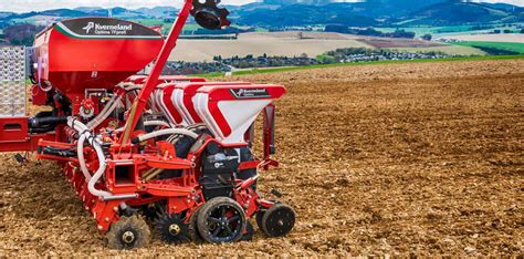 Schemat budowy siewnika Kverneland Optima V z zaznaczonymi elementami hydraulicznymi i pneumatycznymi