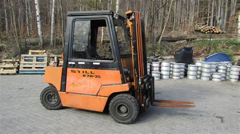 Wózek widłowy Still R 70-25 T z widocznym przesuwem bocznym