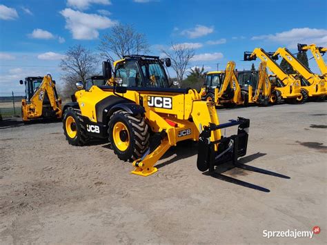 Zdjęcie ładowarki teleskopowej JCB