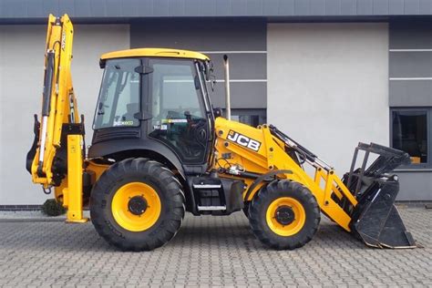 Zrzut ekranu z gry symulator koparko-ładowarki JCB