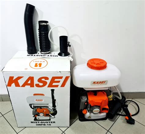 Opryskiwacz spalinowy KASEI 3WFB-16 w akcji na polu uprawnym