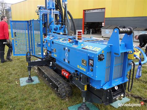 Wiertnica ADLER B 75 w akcji, pokazująca jej kompaktowe wymiary i mobilność