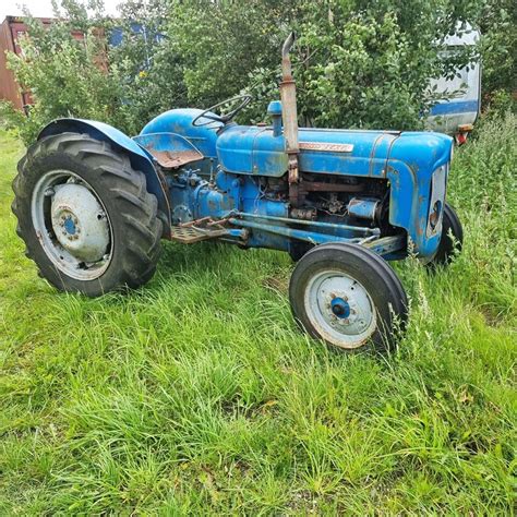 Fordson Dexta - historyczne zdjęcie ciągnika