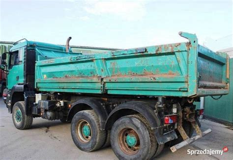 Wywrotka MAN 6x6 w pracy na budowie