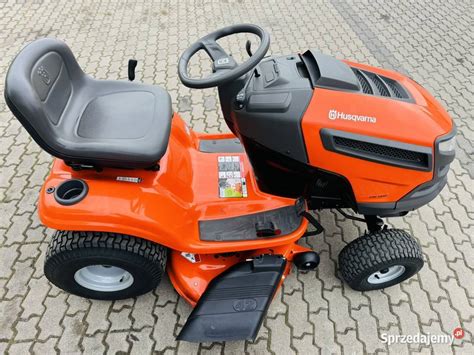 Traktorek kosiarka Husqvarna w akcji
