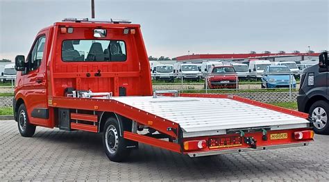 laweta holująca samochód w Siedliskach-Boguszu