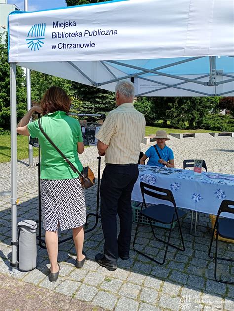 zdjęcie z wydarzenia plenerowego, ludzie uczestniczący w konkursach